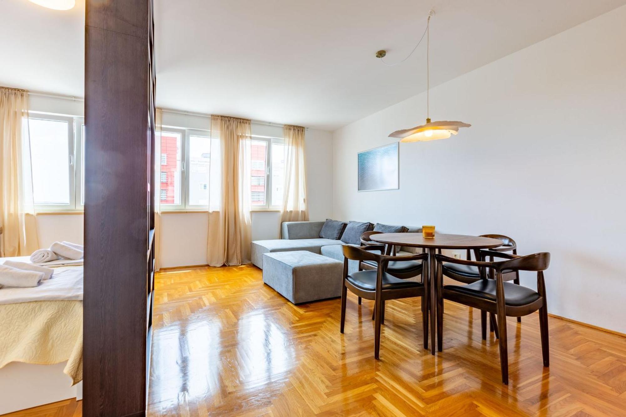 Amarena With Parking Apartment *