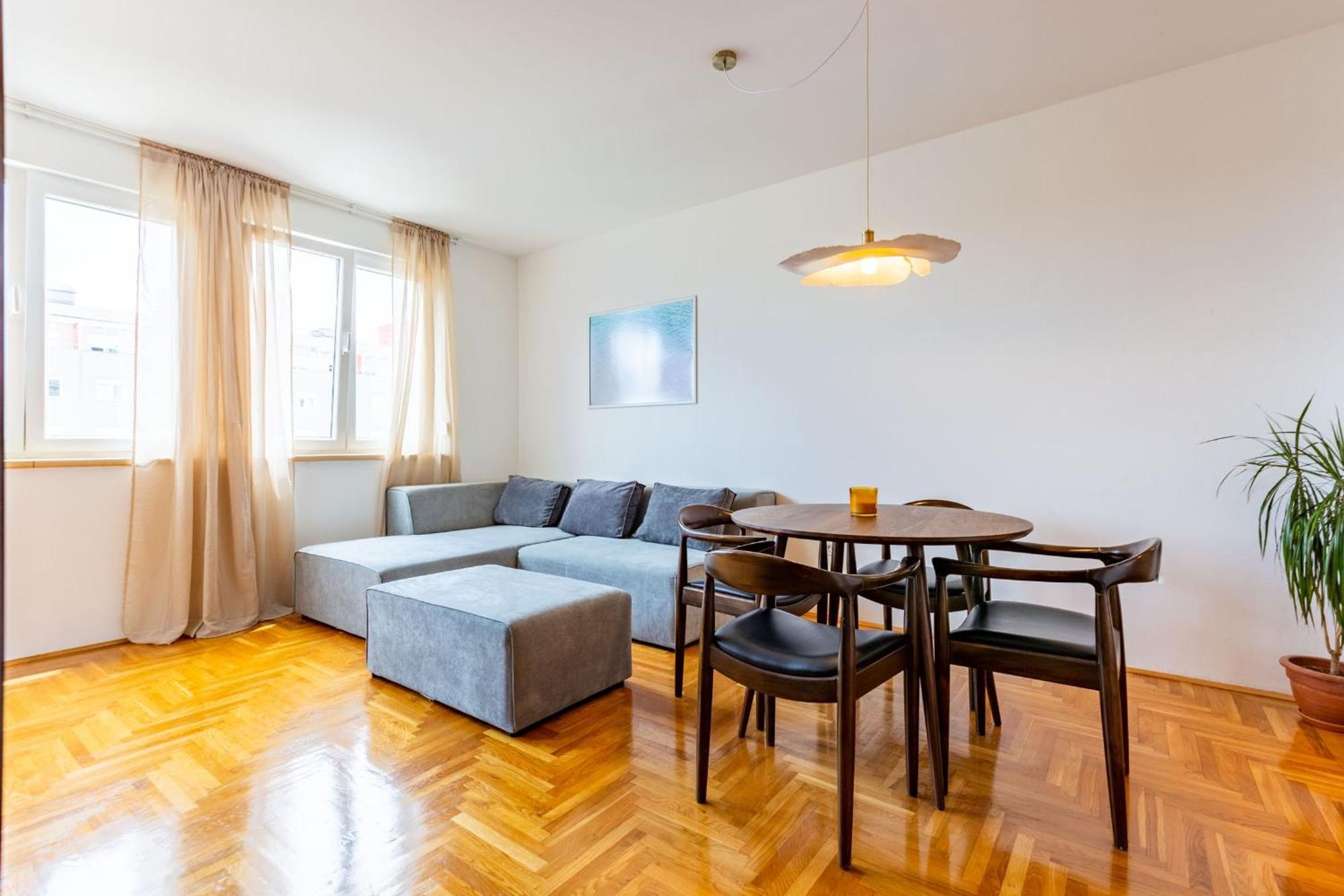 Apartment Amarena With Parking Zadar