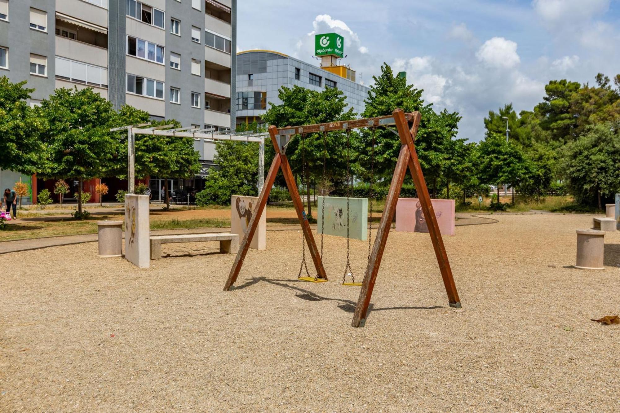 Amarena With Free Private Parking Apartmán *