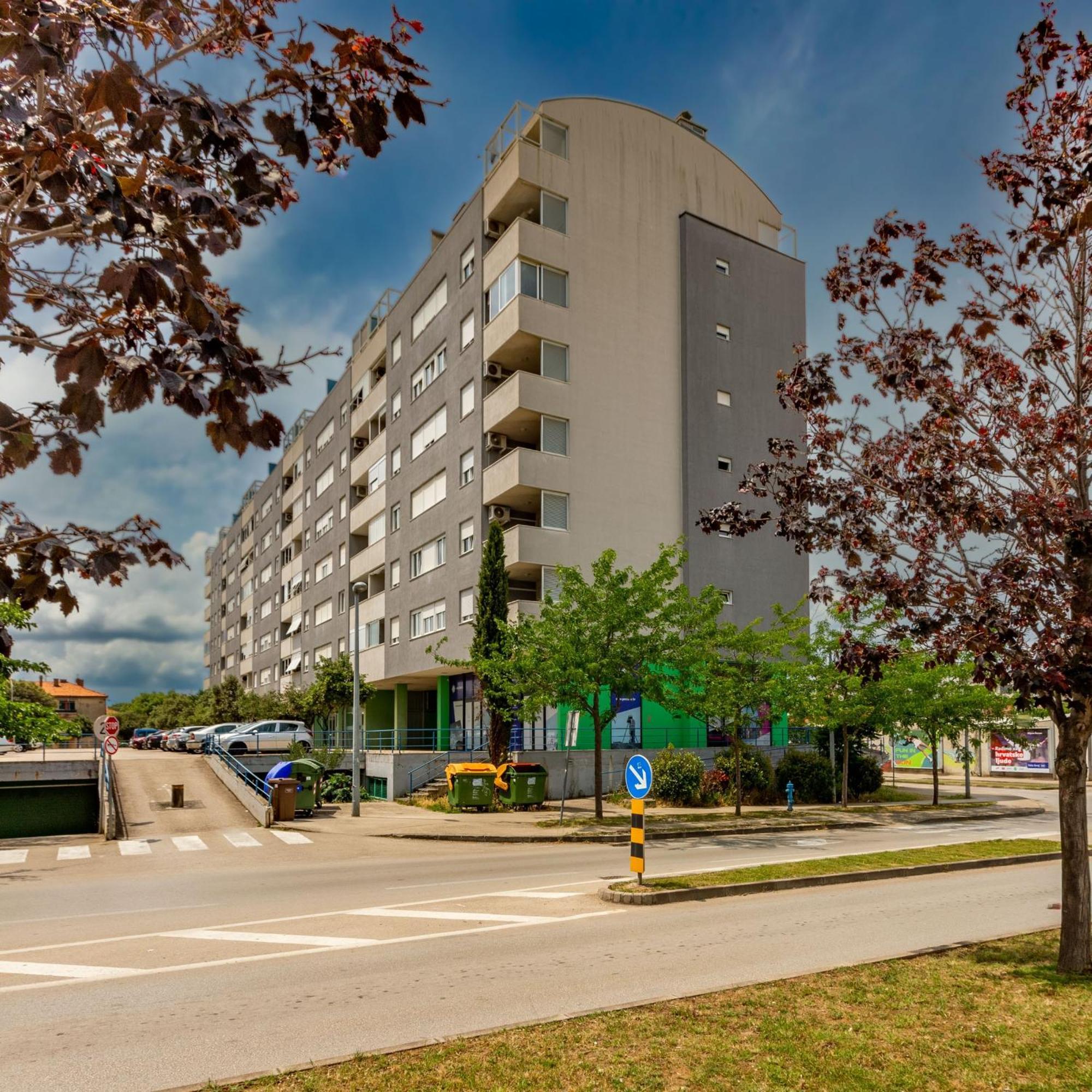 Amarena With Parking Lägenhet