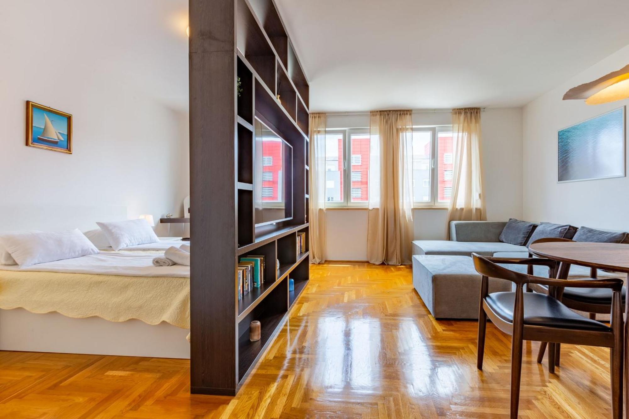 Amarena With Parking Apartment Zadar