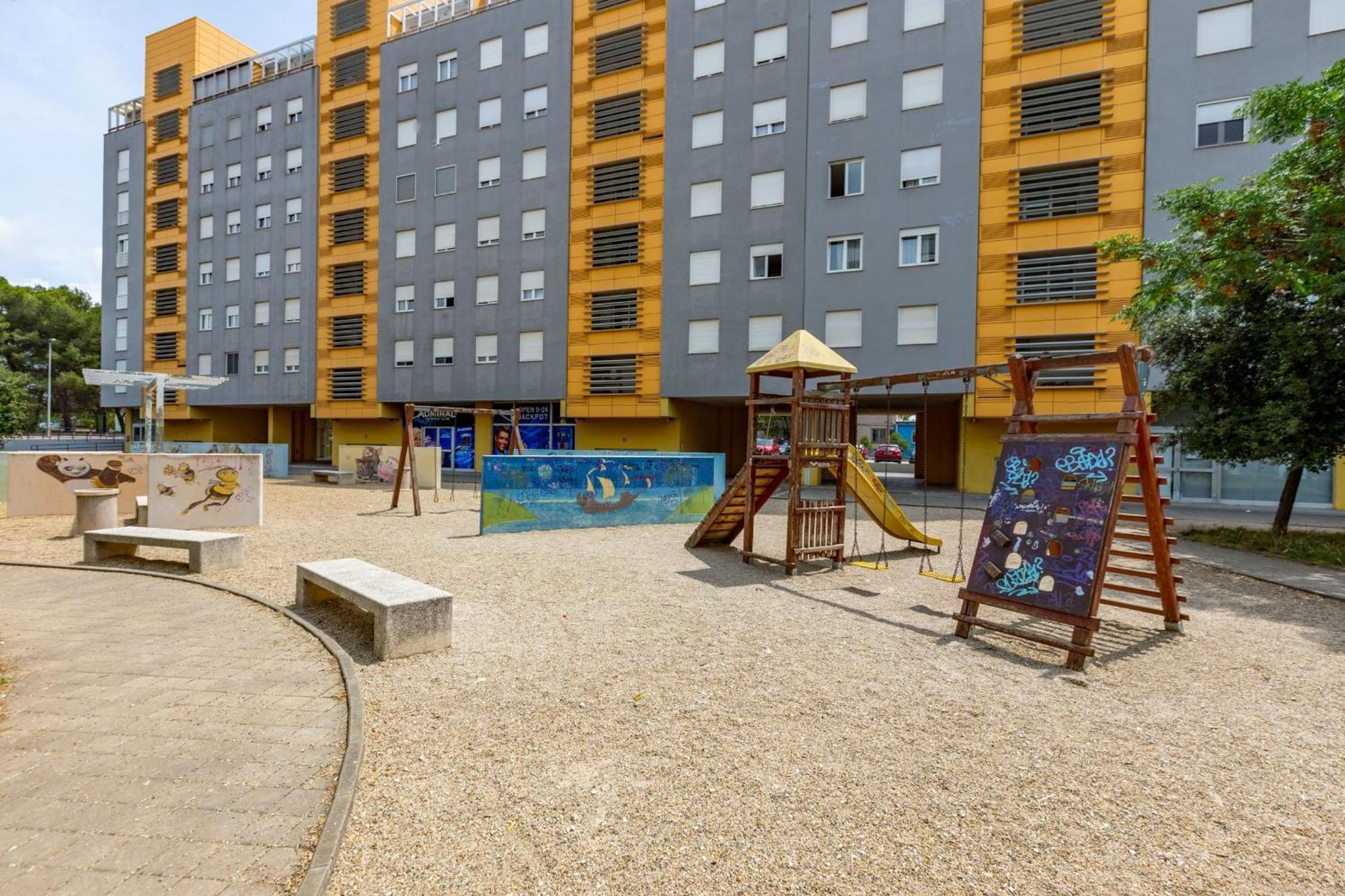 Apartment Amarena With Parking Zadar